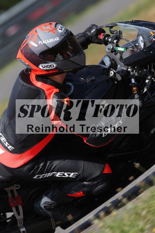 /Archiv-2022/45 28.07.2022 Speer Racing ADR/Gruppe gelb/backside